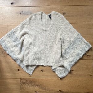 Moon & Madison Soft Cream/White V-Neck Shawl